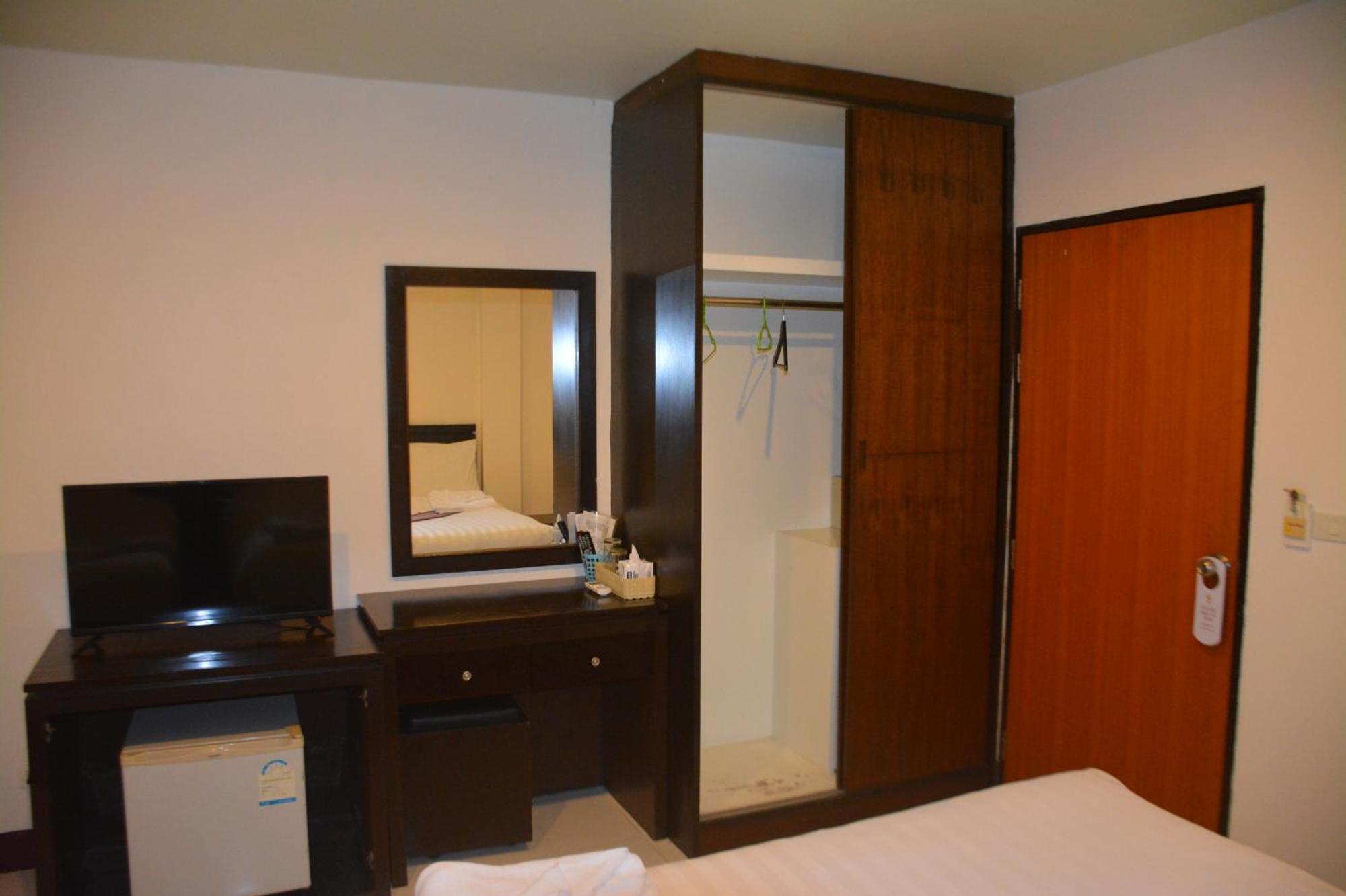 Patong Moon Inn Residence Buitenkant foto